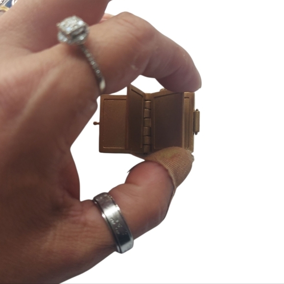 2004 Juicy Couture Look Book Charm - Picture 4 of 5